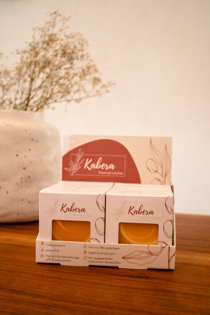 kabera-naturprodukte-verpackungs-design-aufsteller